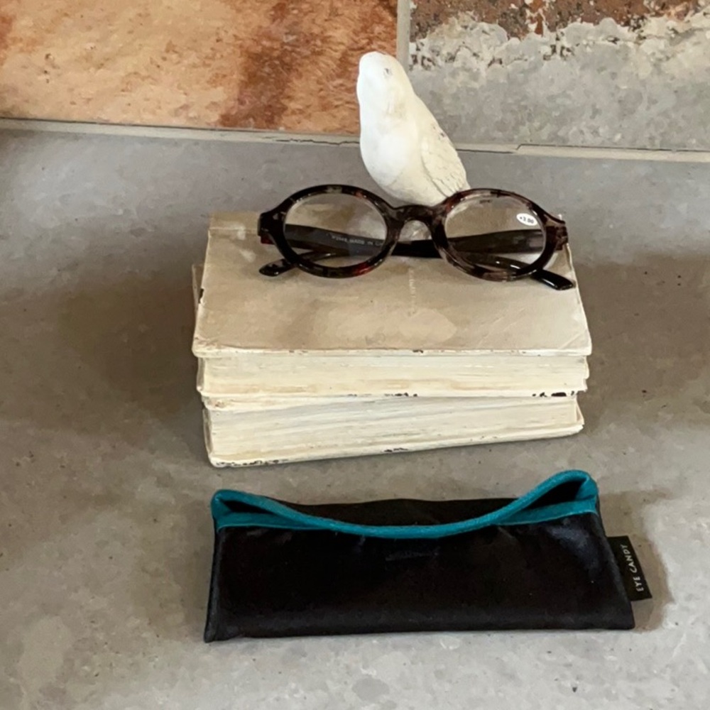 The "Legendary" Reading Glasses with case
